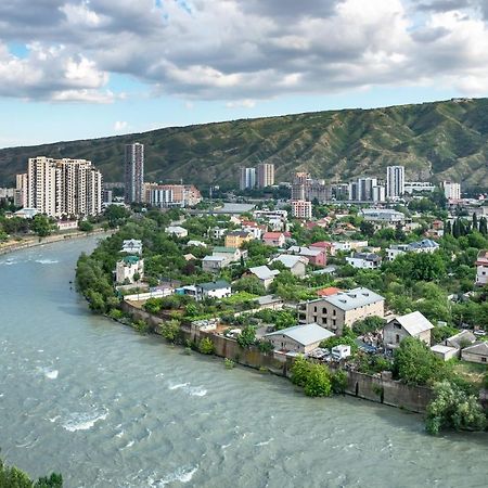 Royal Tulip Hotel & Casino, تبليسي المظهر الخارجي الصورة The Rioni River in Vladikavkaz