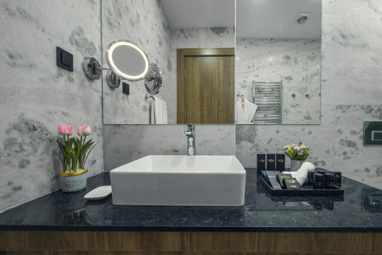 Royal Tulip Hotel & Casino, تبليسي المظهر الخارجي الصورة Bathroom