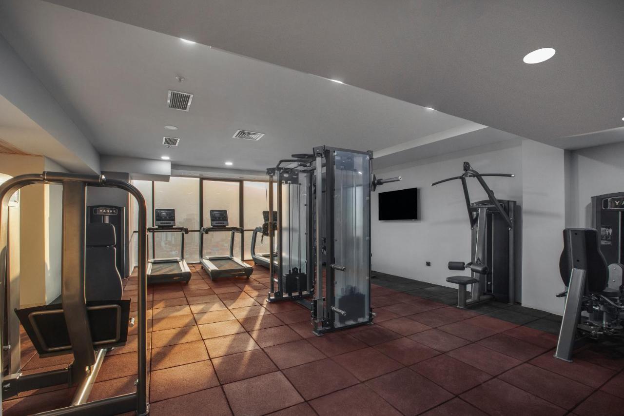 Royal Tulip Hotel & Casino, تبليسي المظهر الخارجي الصورة The gym at the hotel